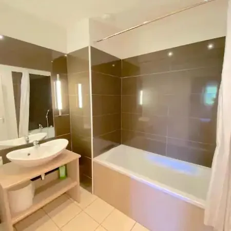 Duplex Equipped For 6 People *